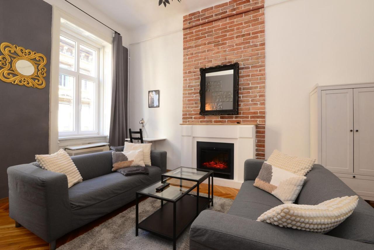 Your Place Apartman บูดาเปสต์ ภายนอก รูปภาพ
